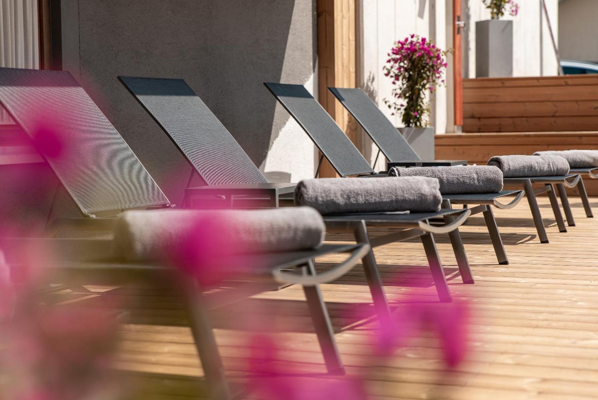 Almmonte Sensum Suites Boutique Hotel วาไกรน์ ภายนอก รูปภาพ