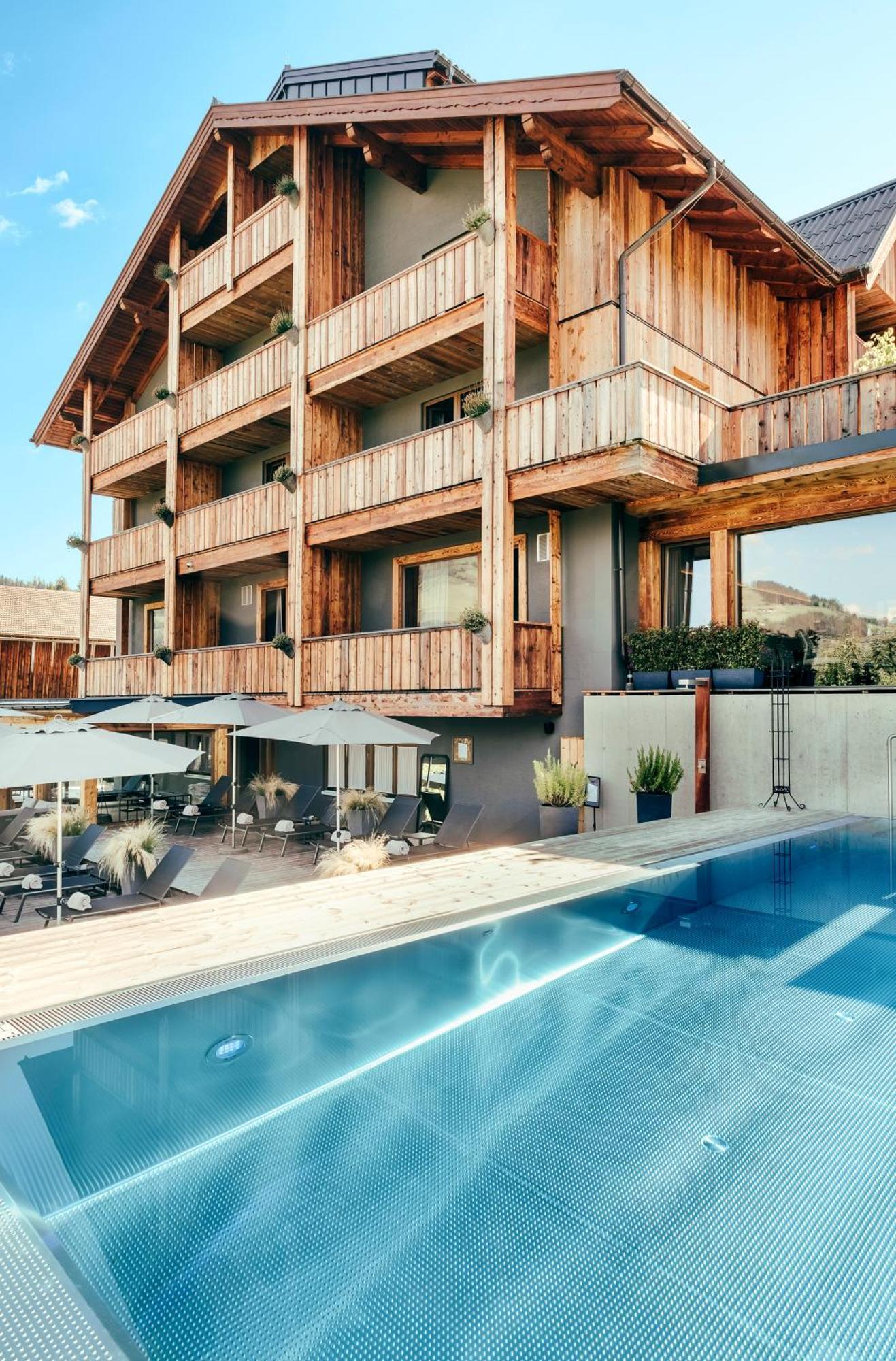 Almmonte Sensum Suites Boutique Hotel วาไกรน์ ภายนอก รูปภาพ