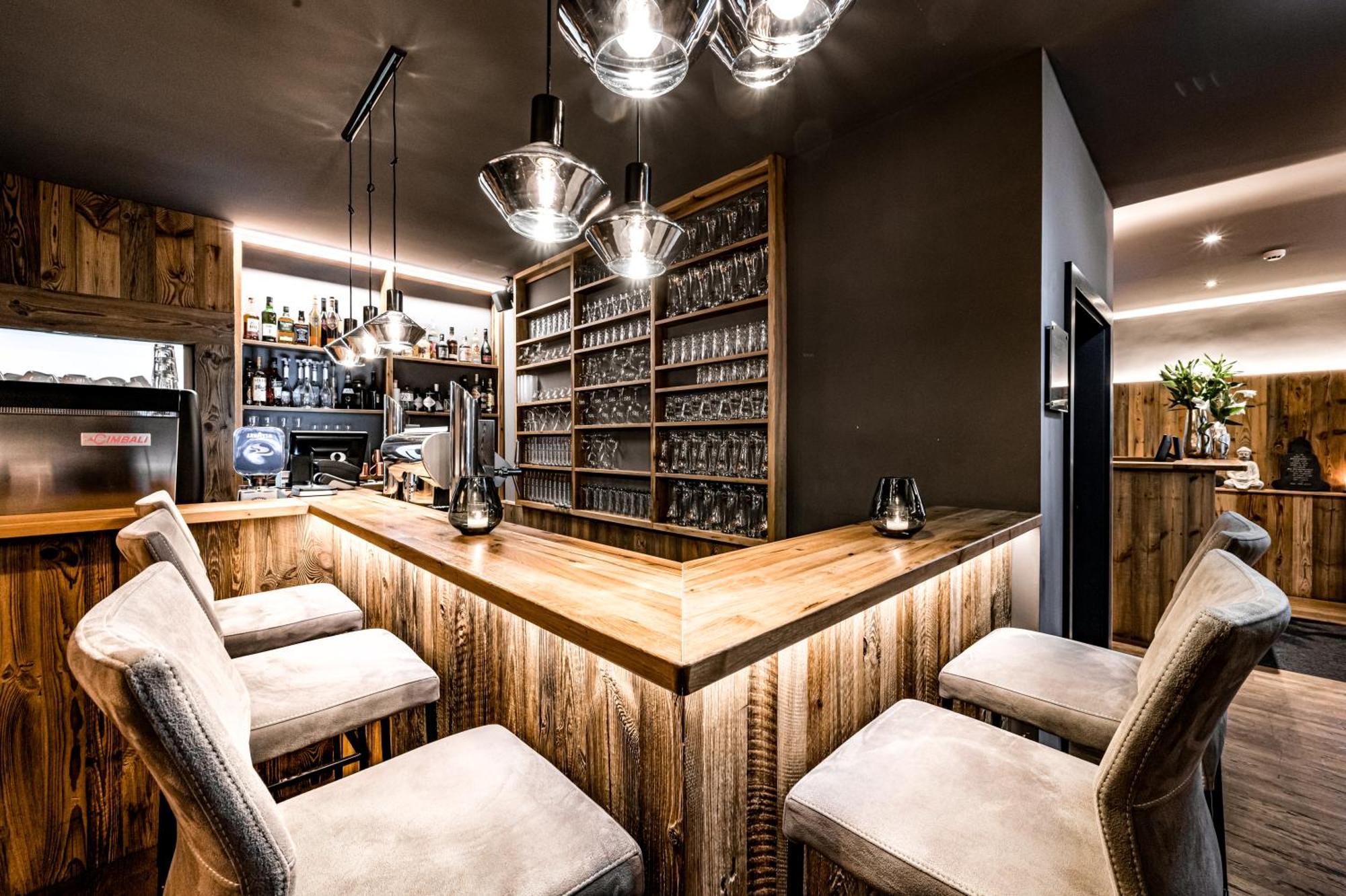 Almmonte Sensum Suites Boutique Hotel วาไกรน์ ภายนอก รูปภาพ