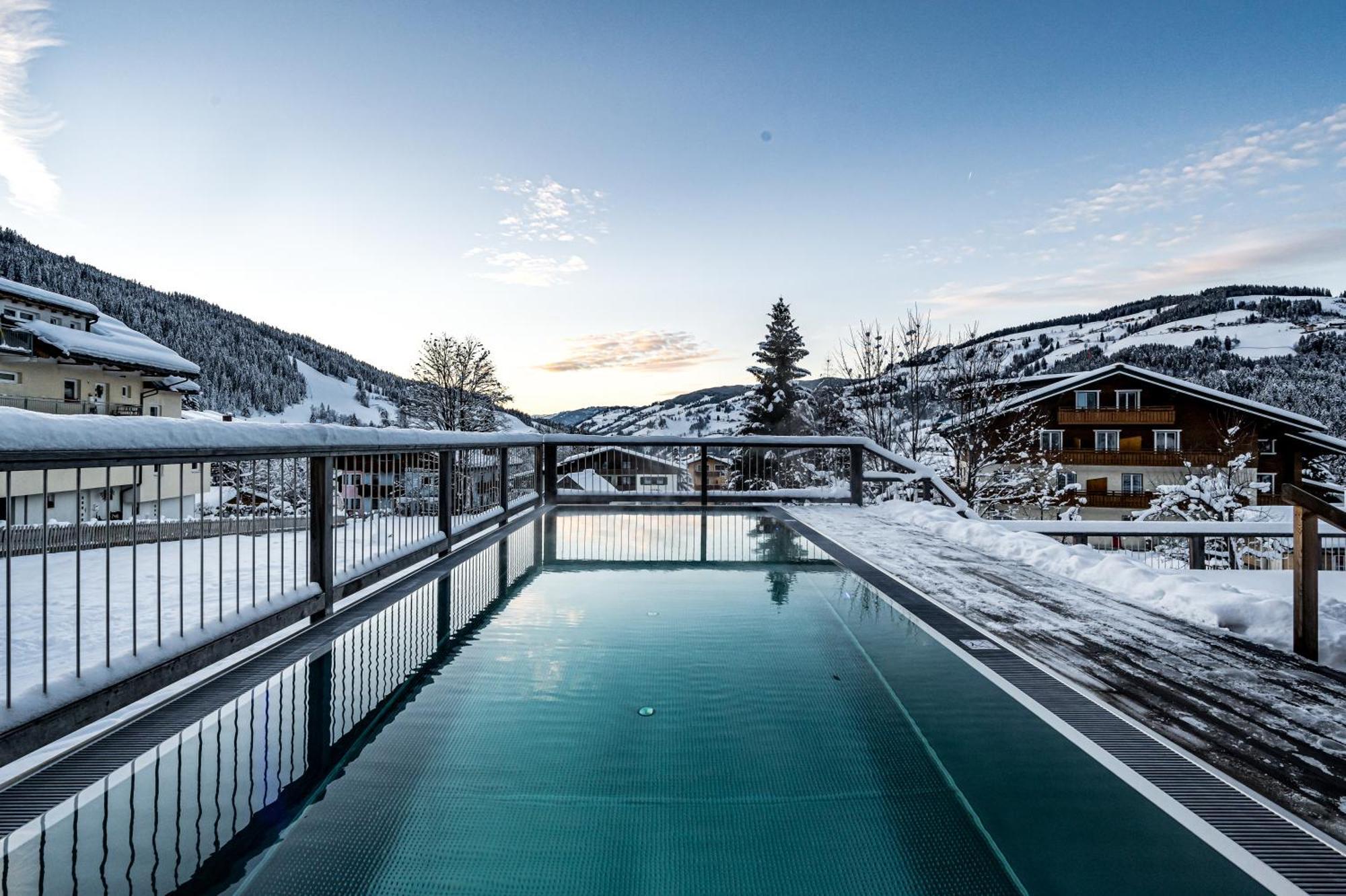 Almmonte Sensum Suites Boutique Hotel วาไกรน์ ภายนอก รูปภาพ